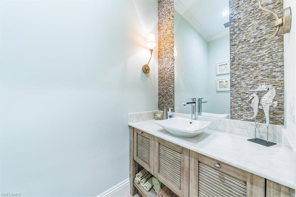 7128 Lemuria CIR 702-11