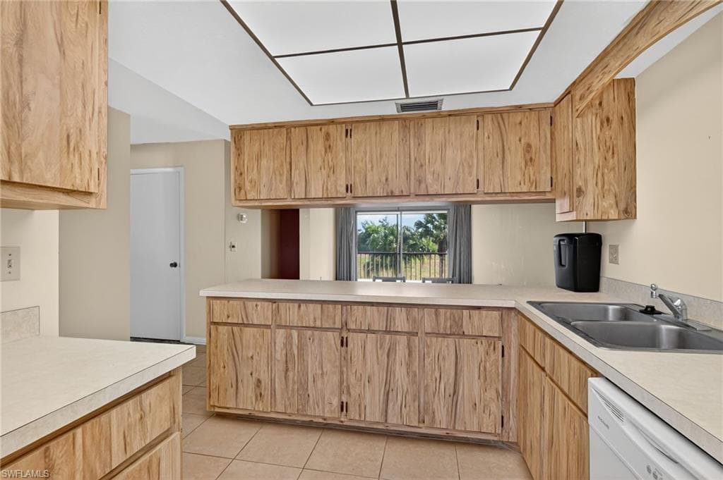 16031 Dublin CIR 204-8