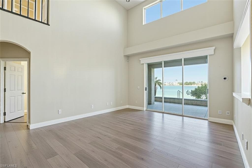 1624 Emerald Cove DR-44