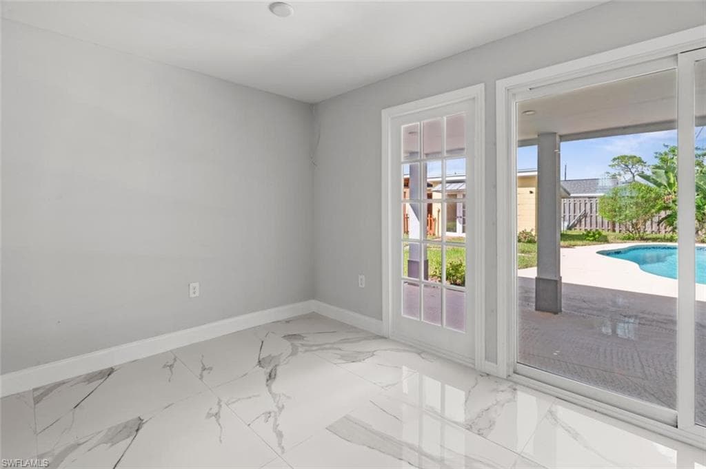 4970 Riverside DR-12