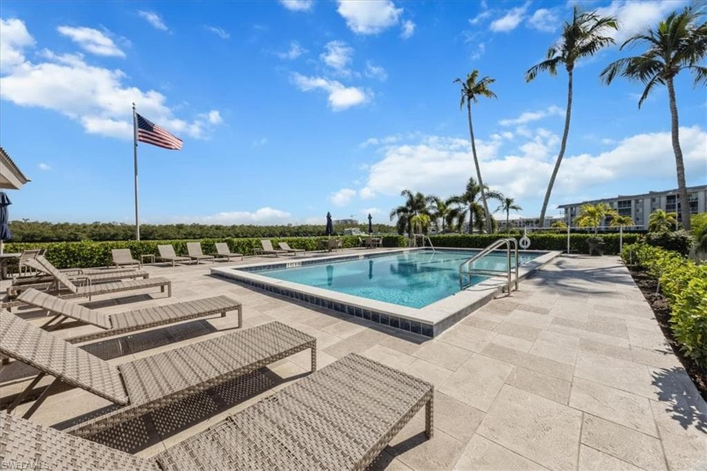 305 Goodlette-Frank RD S C304-28