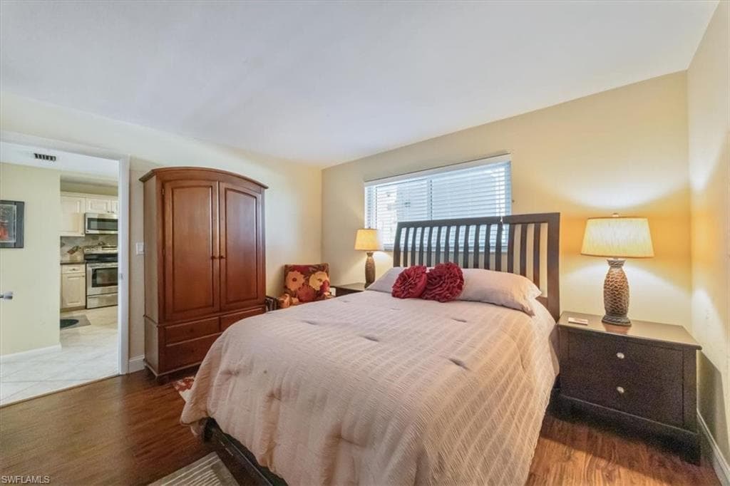 305 Goodlette-Frank RD S C304-18