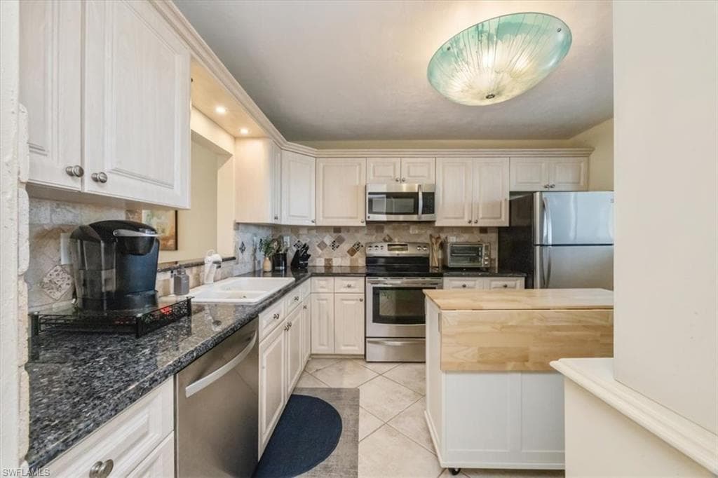 305 Goodlette-Frank RD S C304-11