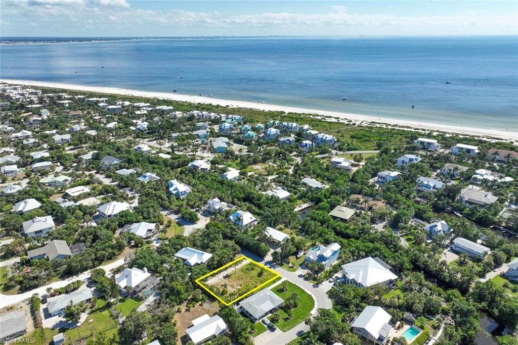 524 Lagoon DR-6