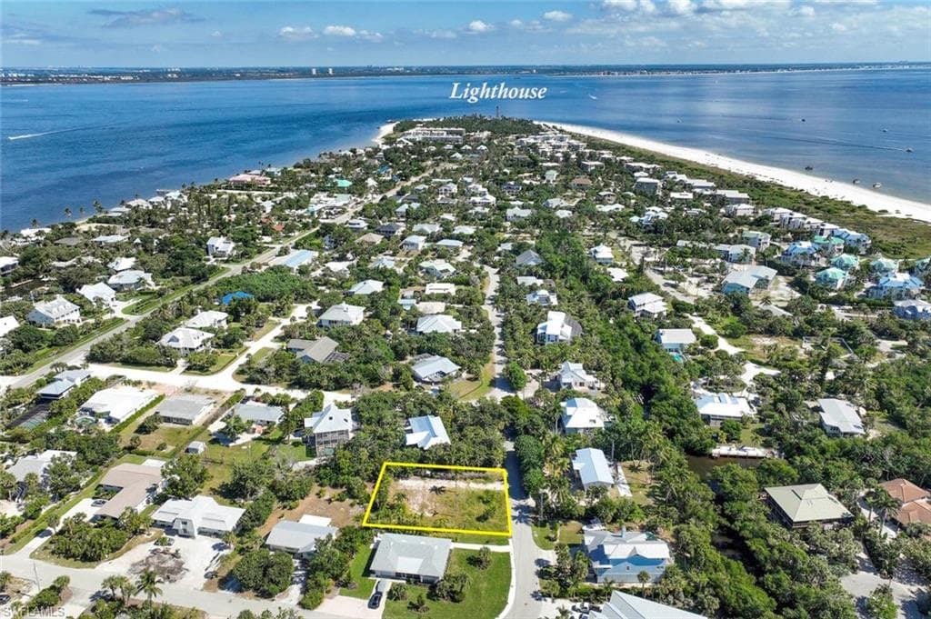 524 Lagoon DR-7