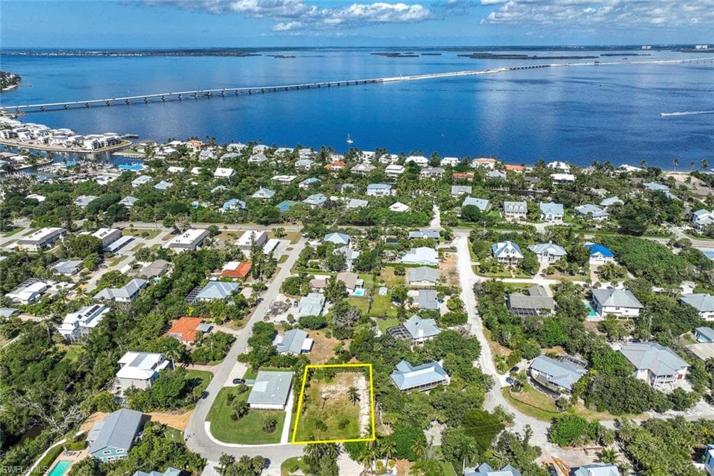 524 Lagoon DR-8