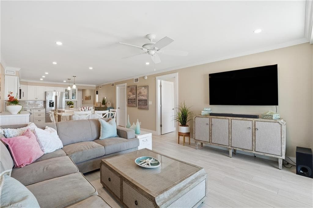 2532 Estero BLVD 102-27