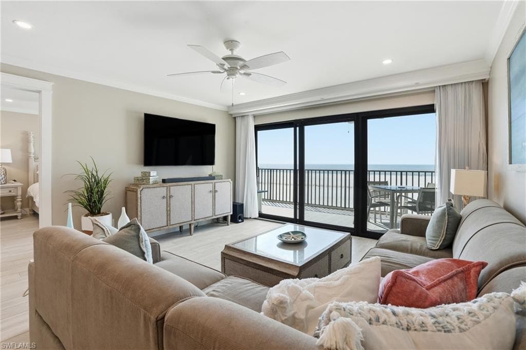 2532 Estero BLVD 102-7