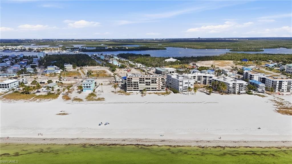 2532 Estero BLVD 102-36