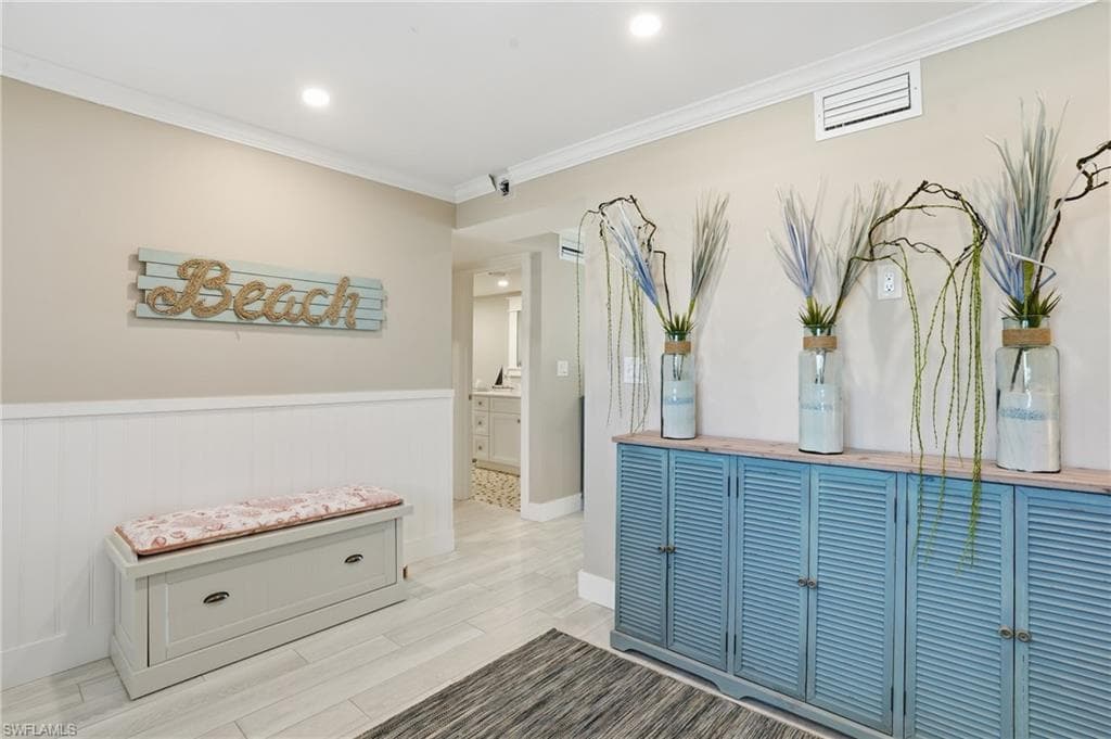 2532 Estero BLVD 102-9