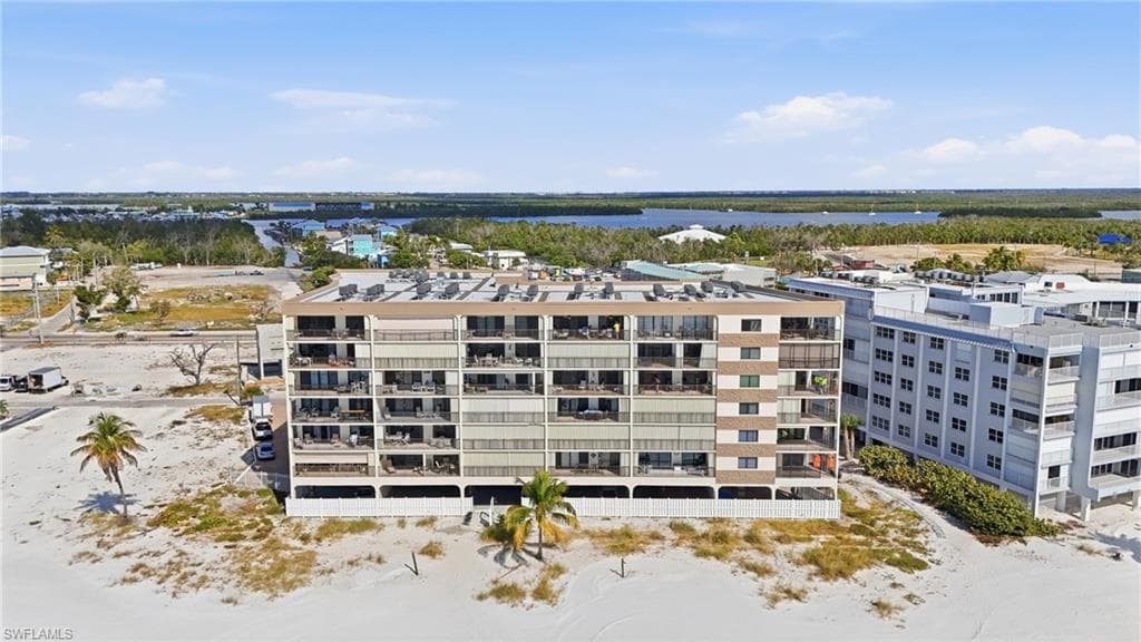2532 Estero BLVD 102-33
