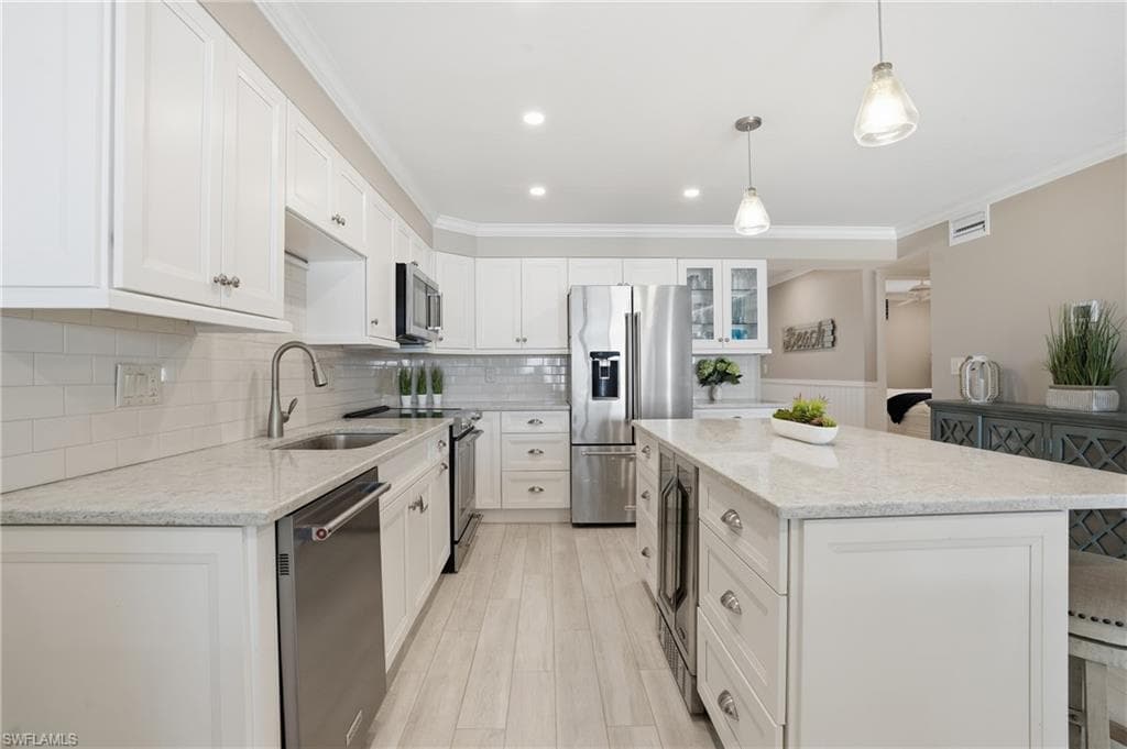 2532 Estero BLVD 102-11