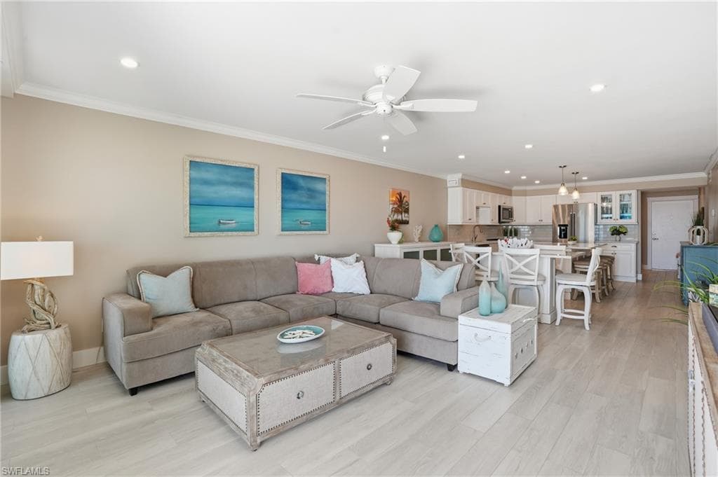 2532 Estero BLVD 102-8