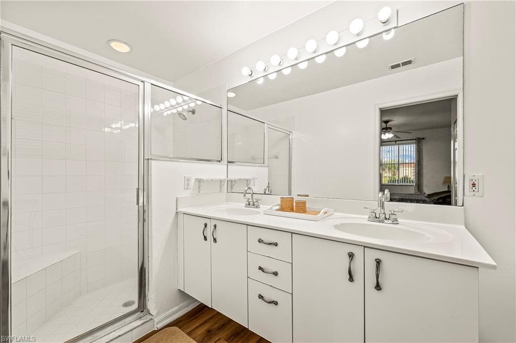 280 Robin Hood CIR 101-13