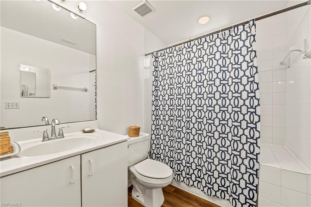 280 Robin Hood CIR 101-15