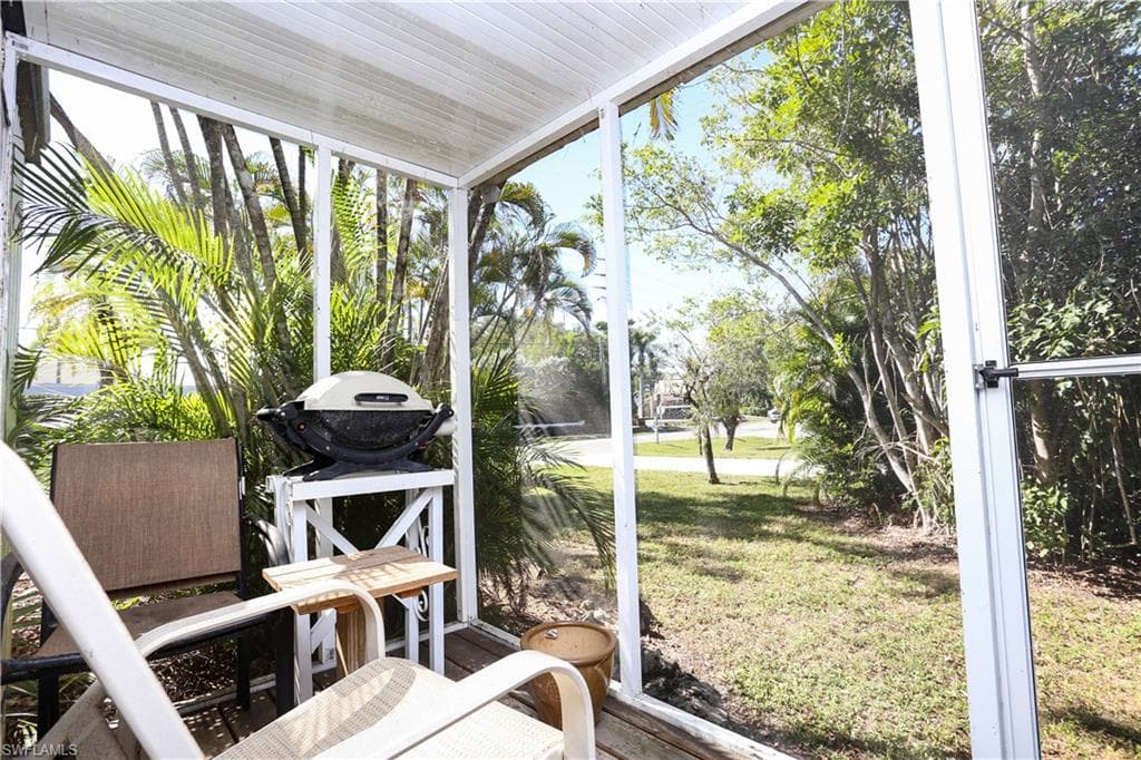 893 Manatee RD-13