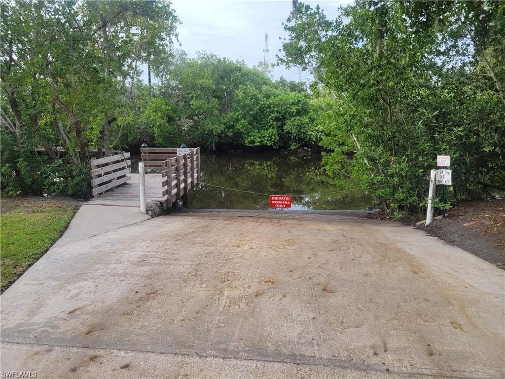 893 Manatee RD-20
