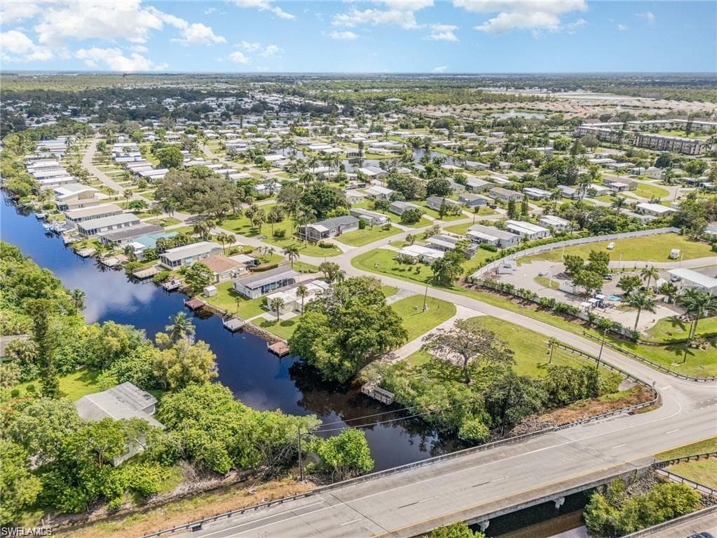 893 Manatee RD-18