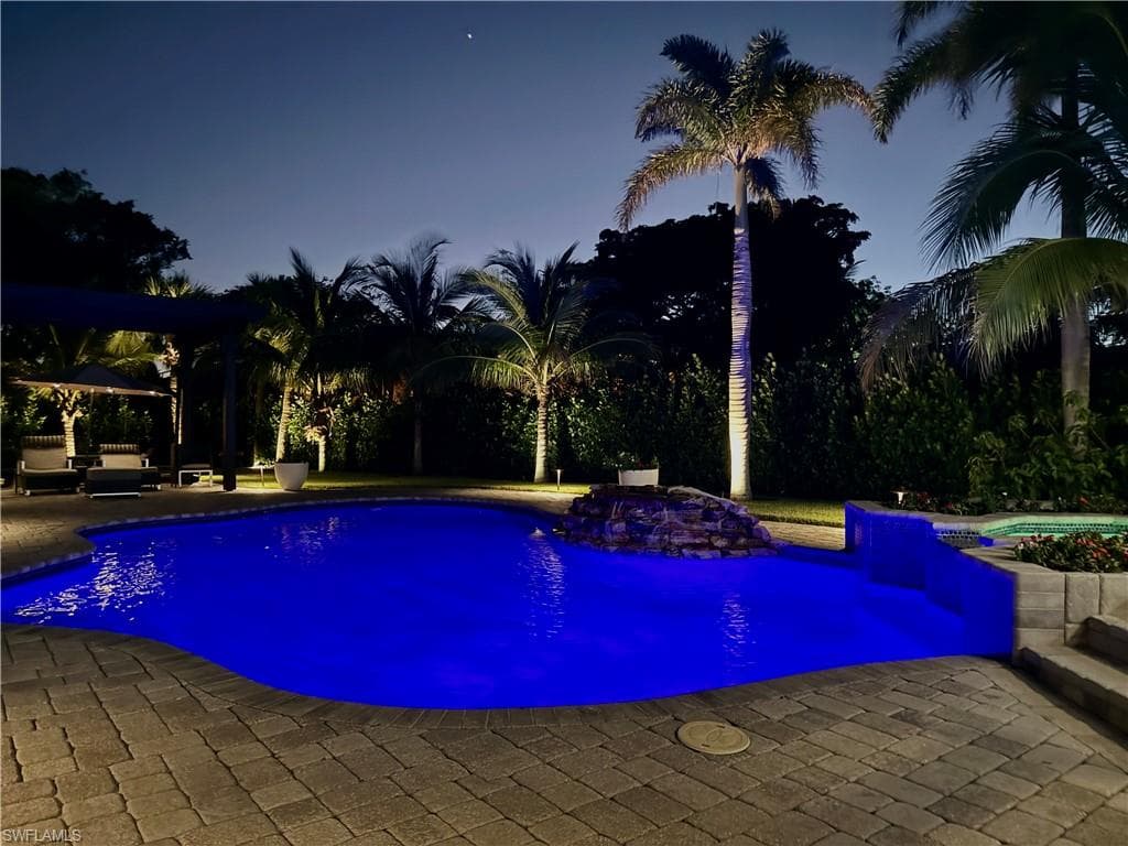 1555 Crayton RD-47
