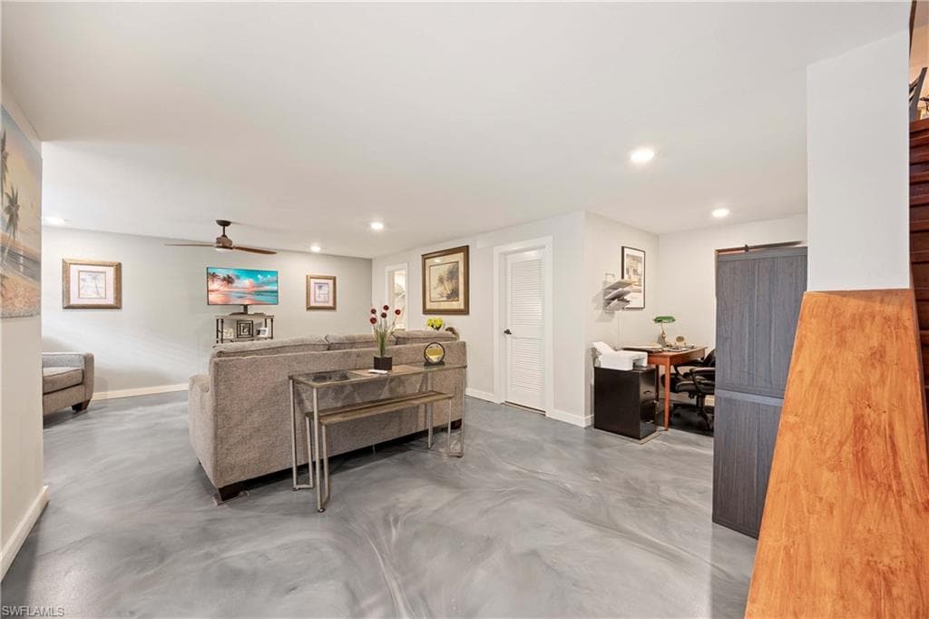 9395 Pennsylvania AVE 3-25