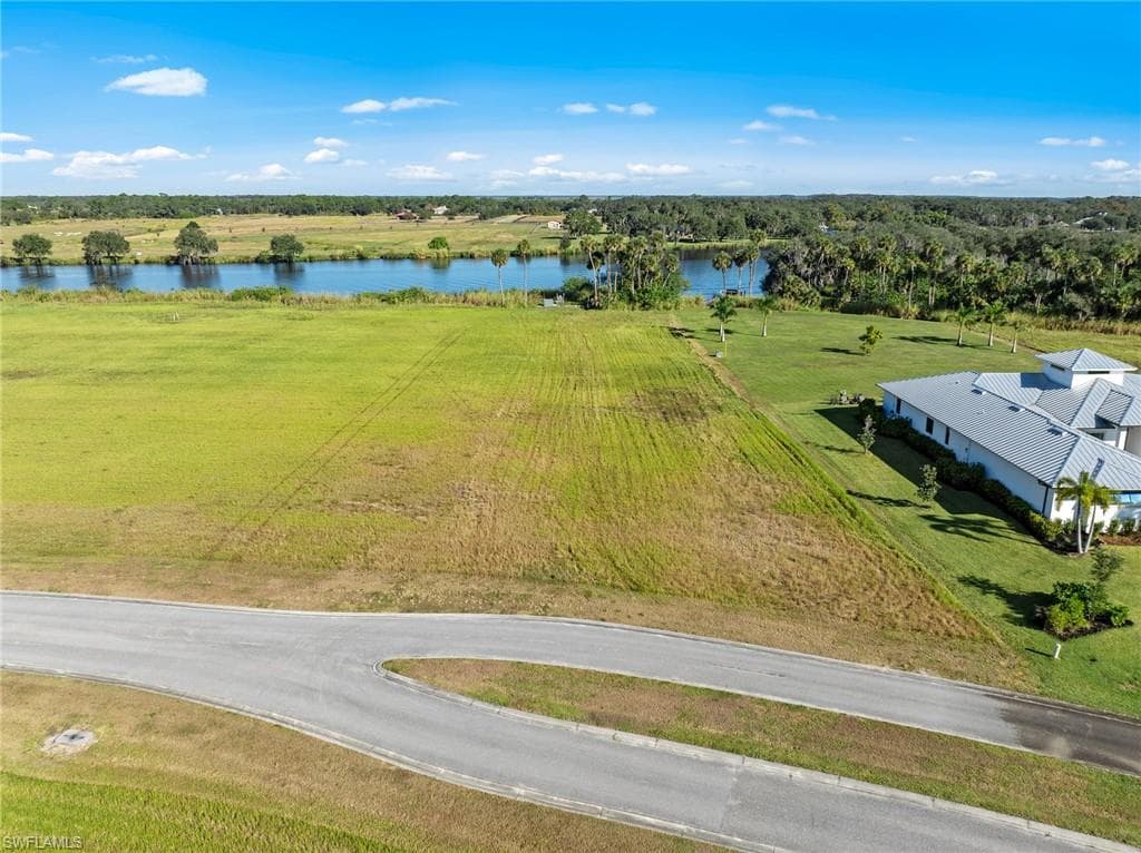 22821 Yellow Button LN-6