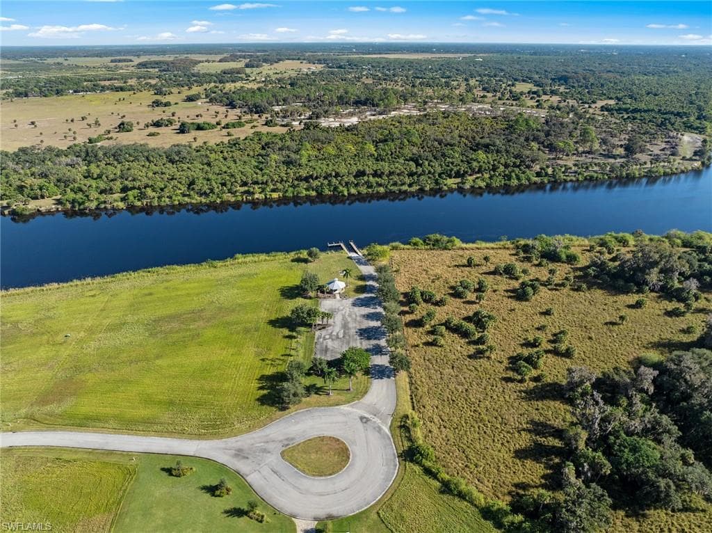 22821 Yellow Button LN-16