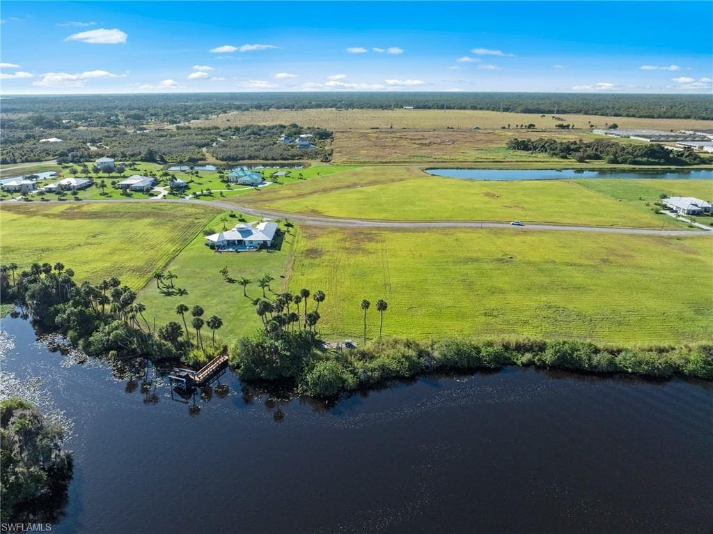 22821 Yellow Button LN-12