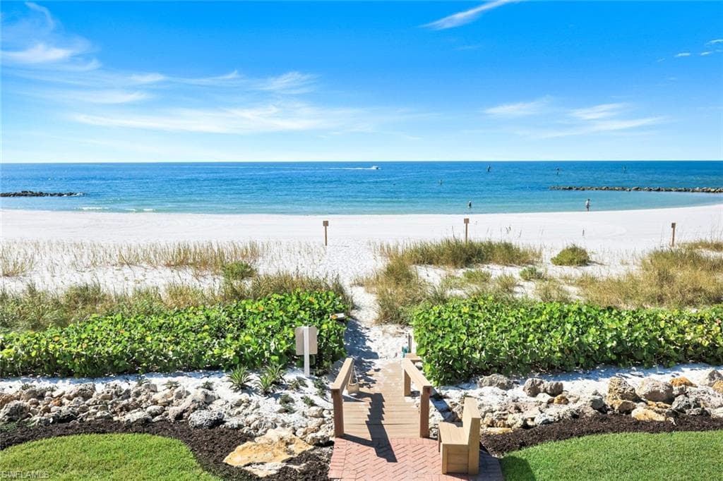 2211 Gulf Shore BLVD N C4-23