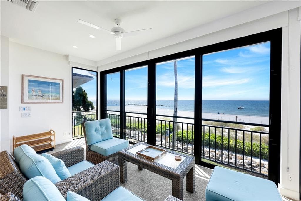 2211 Gulf Shore BLVD N C4-16
