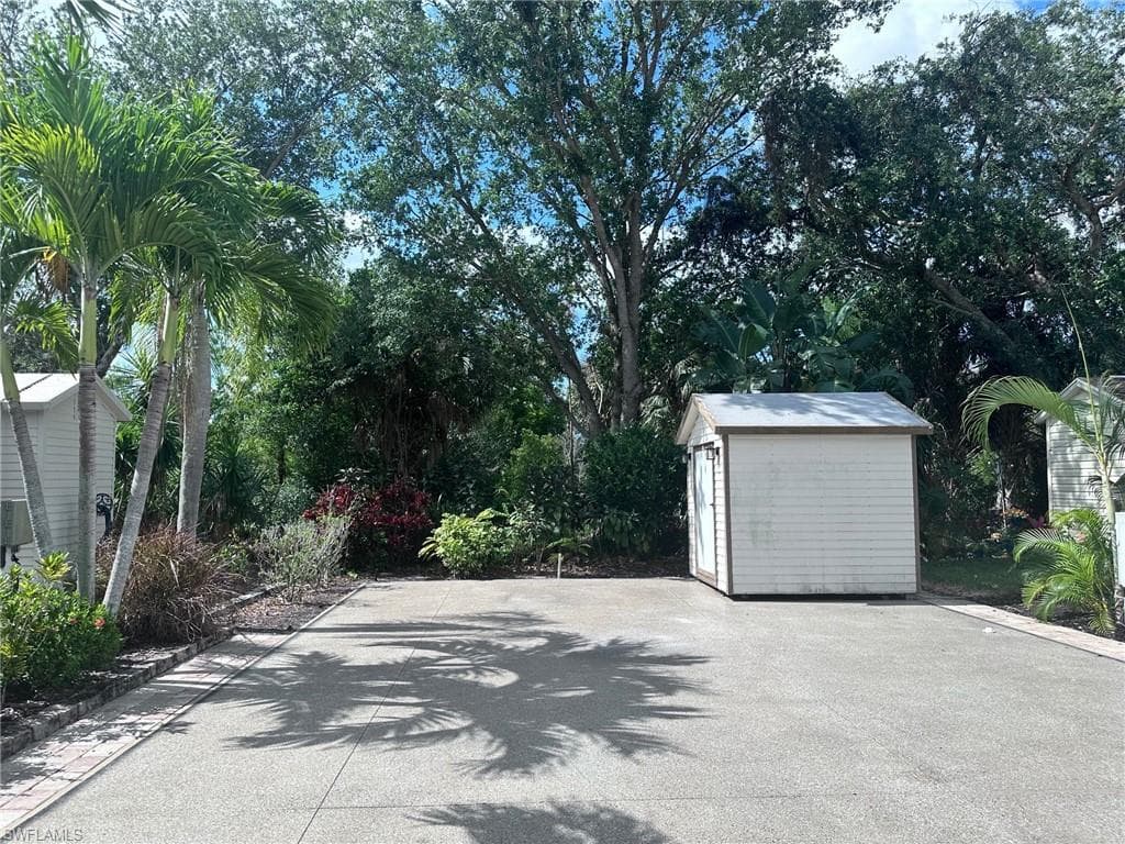 1602 Diamond Lake CIR-4