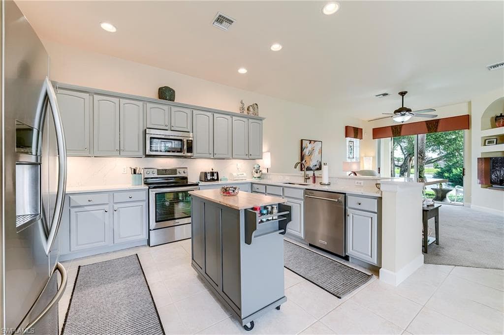 8920 Crown Colony BLVD-13