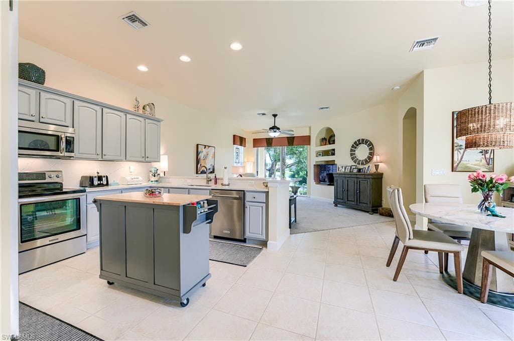 8920 Crown Colony BLVD-15