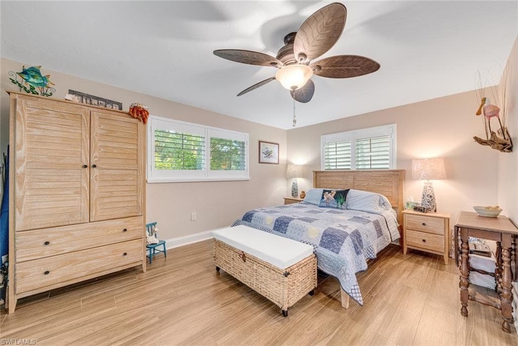 1076 Captains Walk ST-27