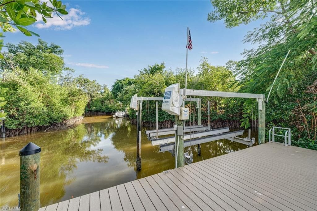 1076 Captains Walk ST-2
