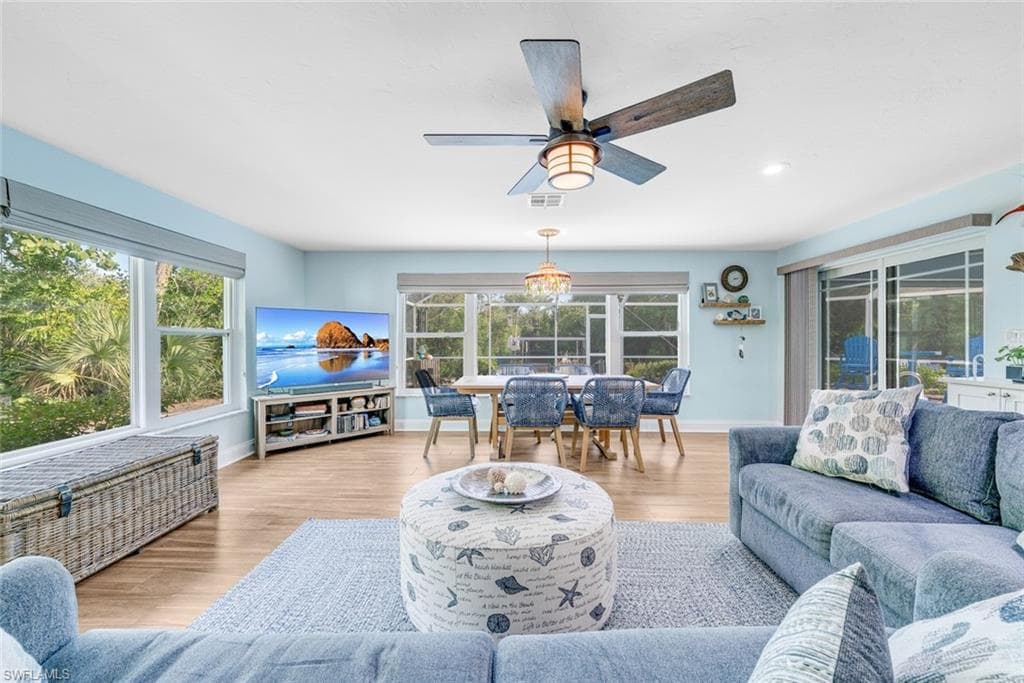 1076 Captains Walk ST-6