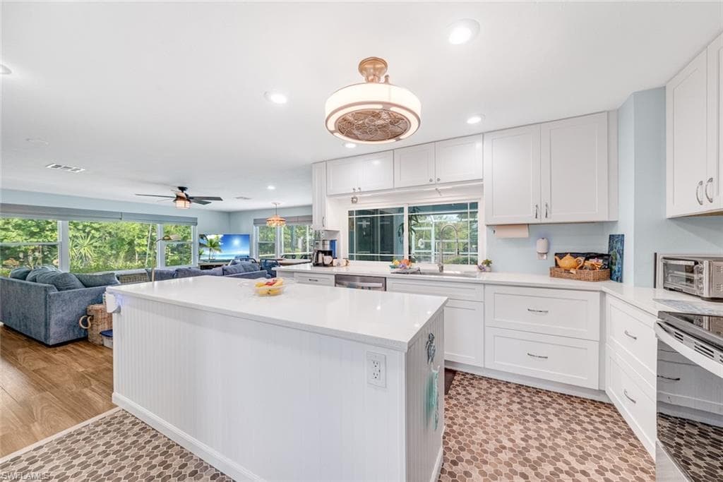 1076 Captains Walk ST-17