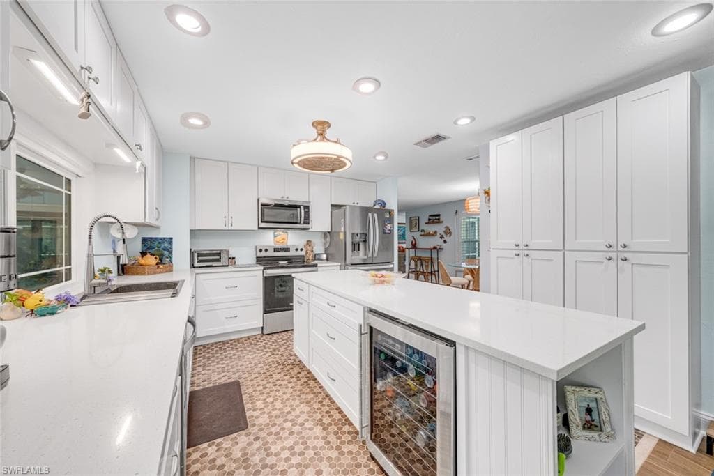 1076 Captains Walk ST-16