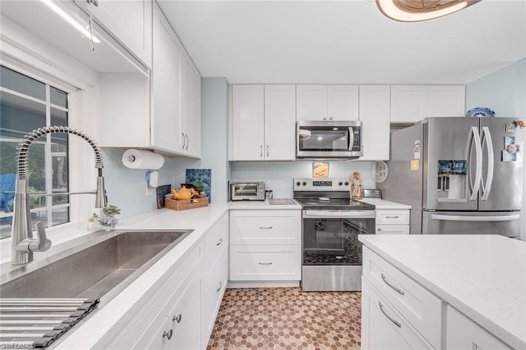 1076 Captains Walk ST-20
