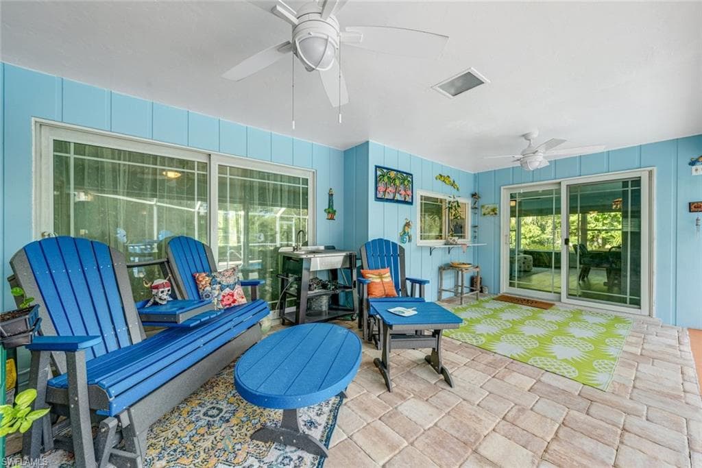 1076 Captains Walk ST-38