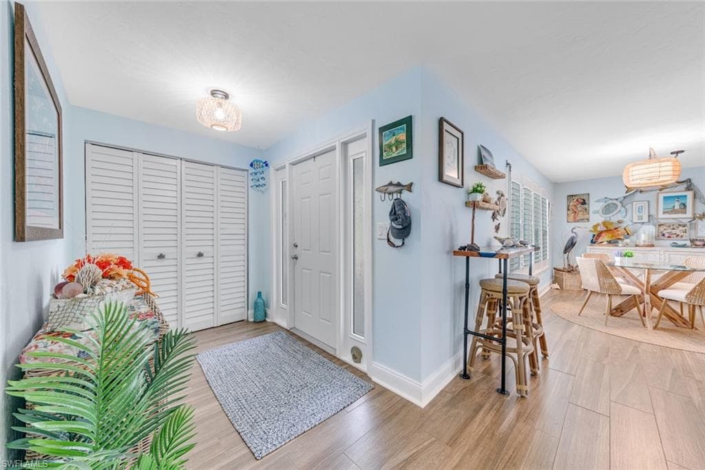 1076 Captains Walk ST-10
