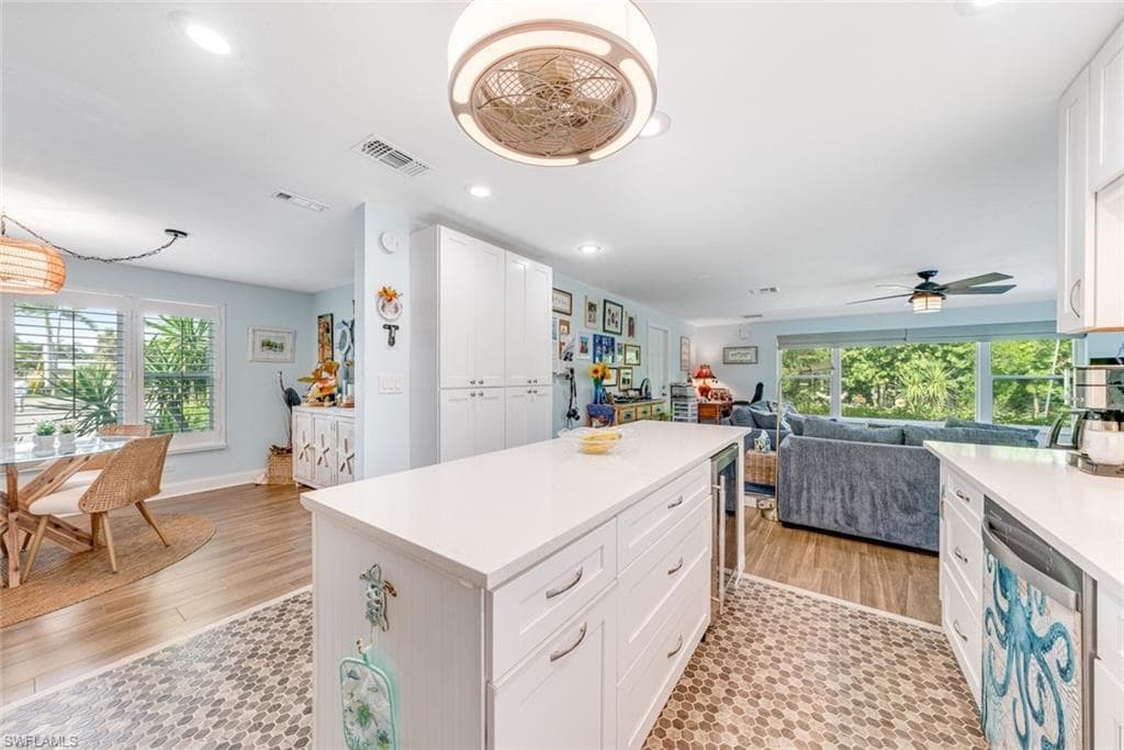 1076 Captains Walk ST-15