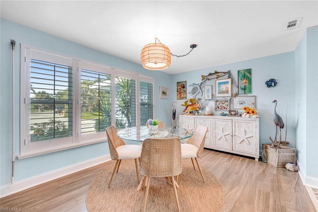 1076 Captains Walk ST-11