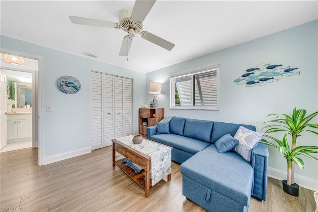 1076 Captains Walk ST-35