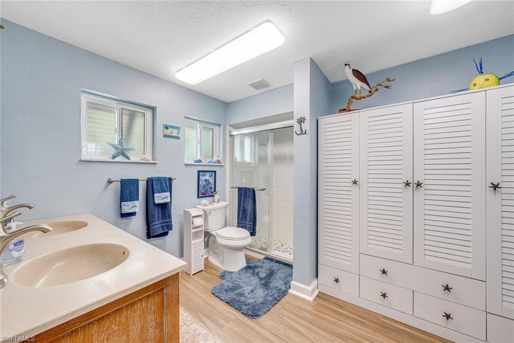 1076 Captains Walk ST-31