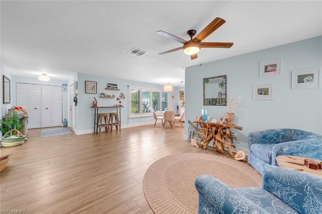 1076 Captains Walk ST-25