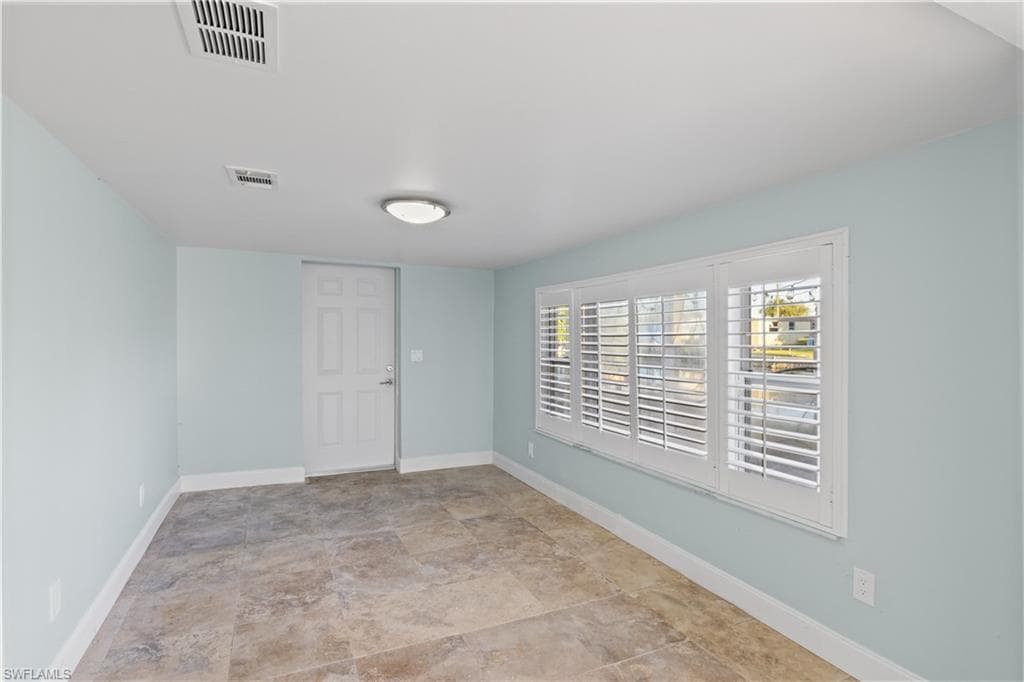 2631 Bayshore DR-13