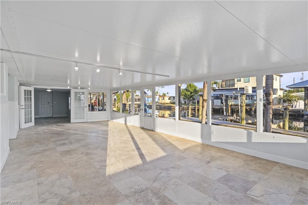 2631 Bayshore DR-9