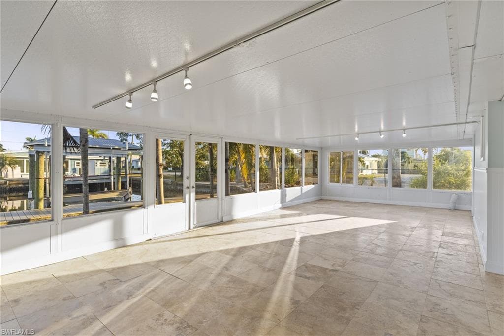 2631 Bayshore DR-11
