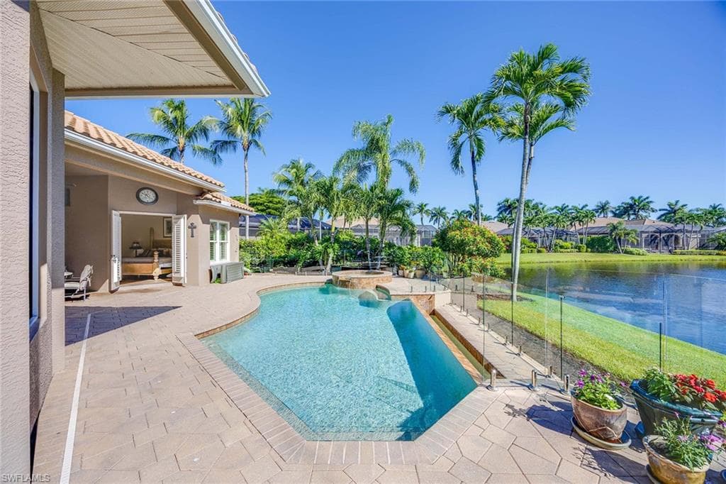 8752 Muirfield DR-33