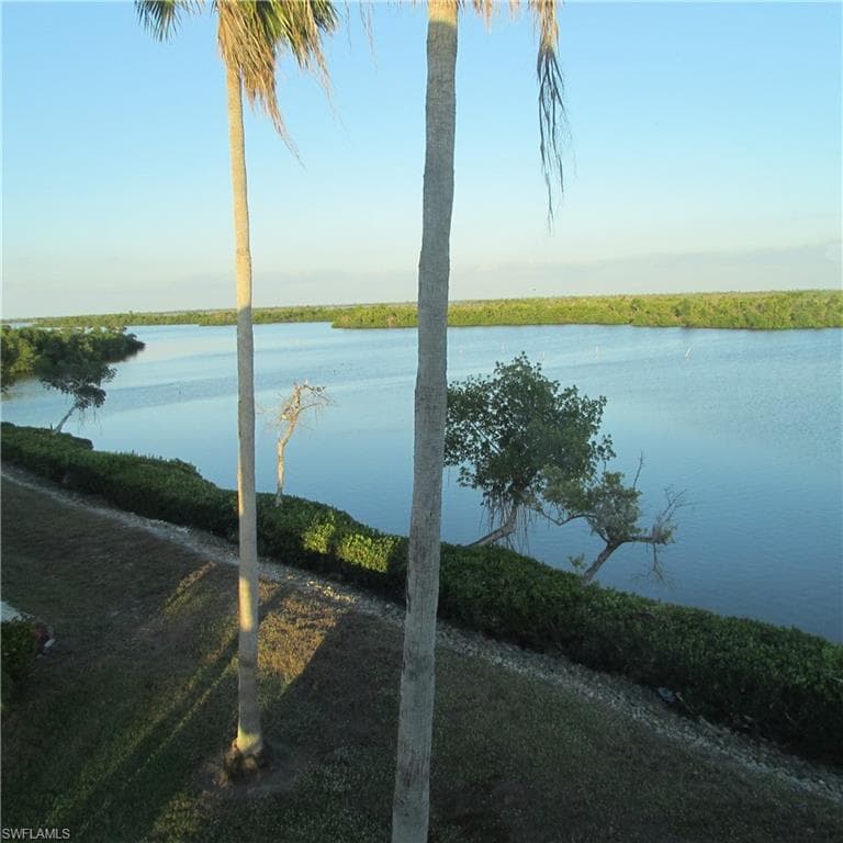 5371 Blue Crab CIR 1-1
